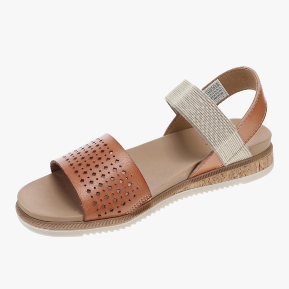 Women - Picture 2 of 7